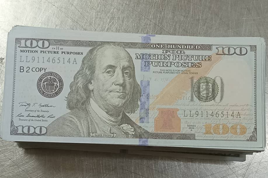 dolares falsos