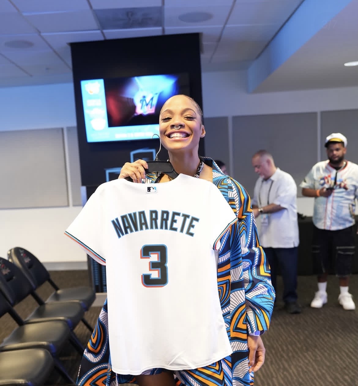 La cantante cubana Brenda Navarrete participó en la celebración “The Cuban Heritage Celebration”, organizada por los Miami Marlins (Imagen tomada de su cuenta de Instagram).