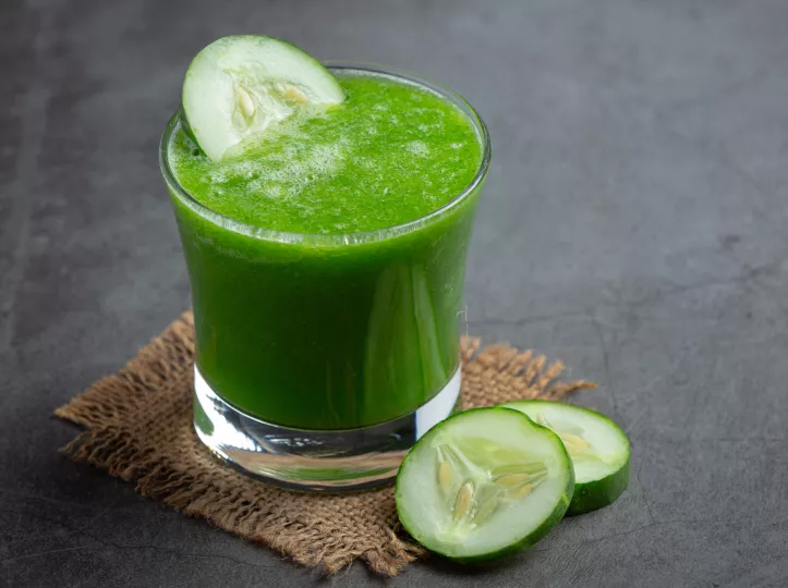 Entre las propiedades de esta verdura resalta su aporte en fibras, pequeñas cantidades de vitamina C, provitamina A y de vitamina E. 