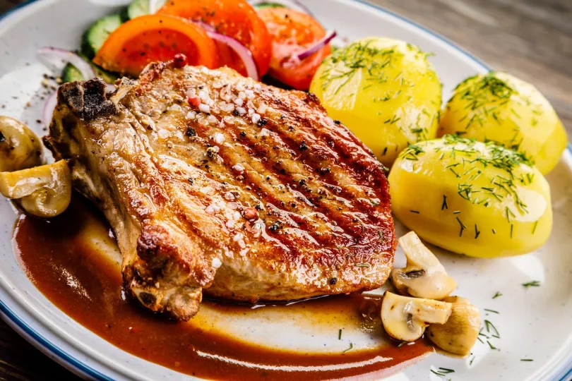 En casi todos los hogares cubanos existe la costumbre de cocinar bistecs de cerdo.