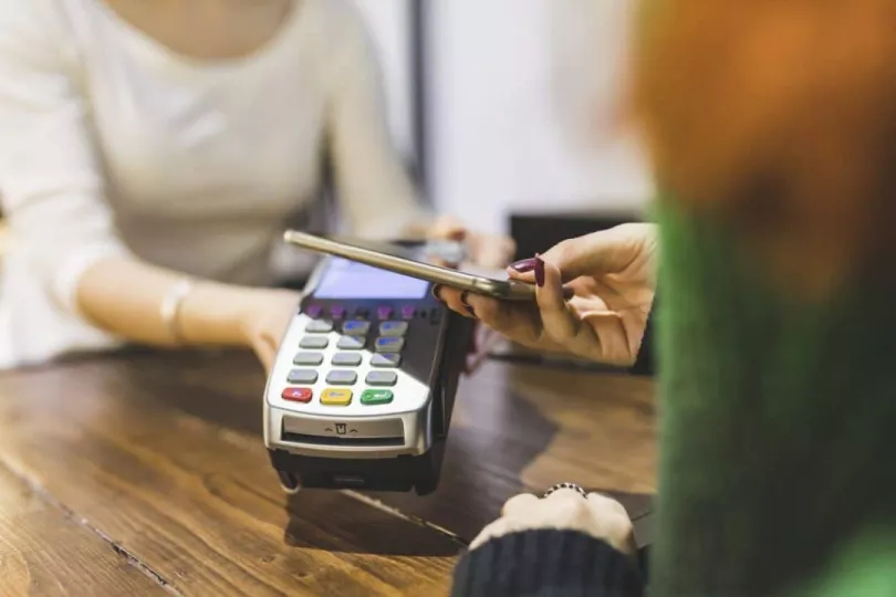 Usted podrá entonces realizar quejas, dejar sugerencias y comentarios, hacer denuncias, aclarar dudas sobre procesos o limitaciones a la hora de emplear los servicios online. 