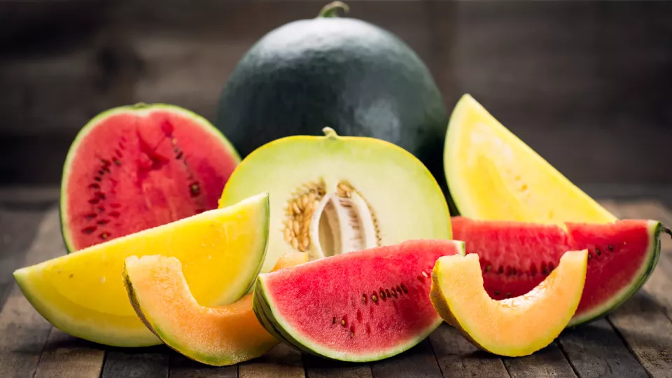 sandía o melón: lleno de beneficios