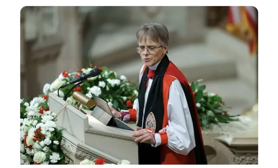 La obispa episcopaliana Mariann Edgar Budde, durante la ceremonia