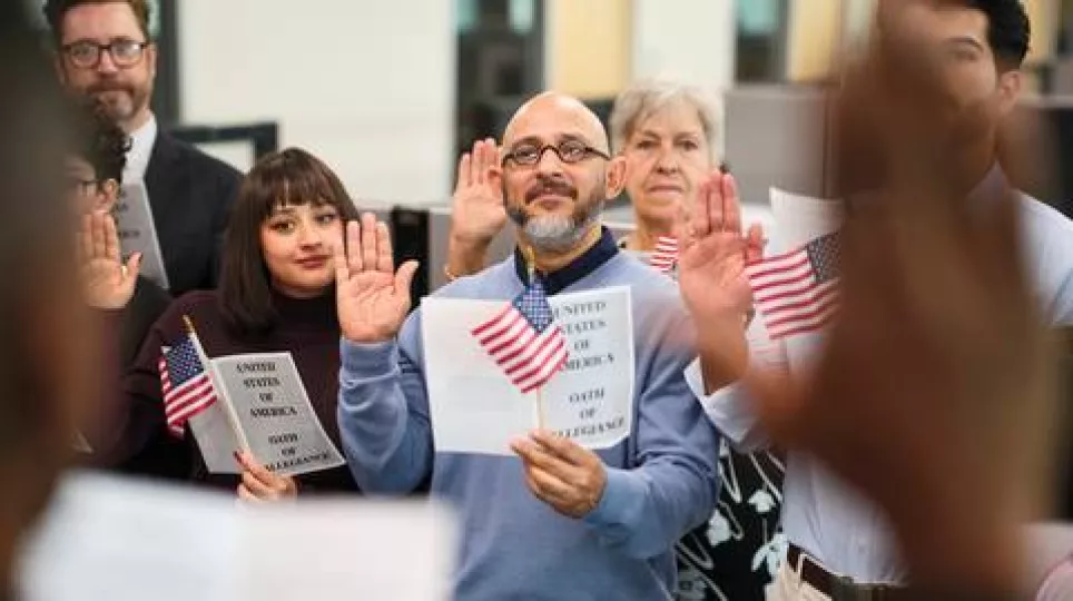 USCIS cambió sus políticas para la revisión del formulario N-648 por orden de Trump.