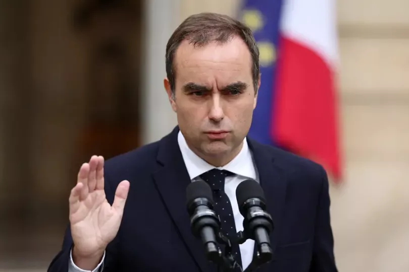 Dimisión Francia