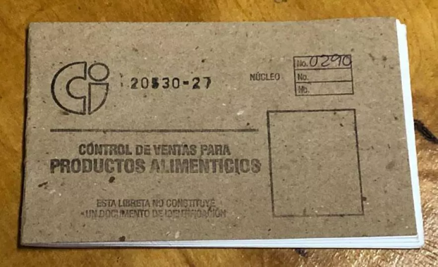 Libreta de abastecimiento cubana.