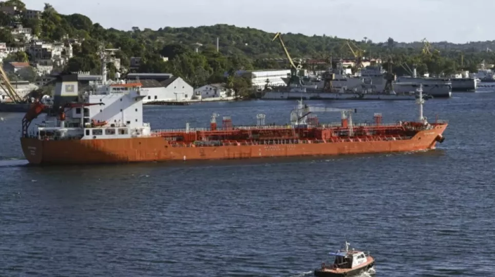 Barco petrolero en el puerto de La Habana a inicios de febrero de este año.