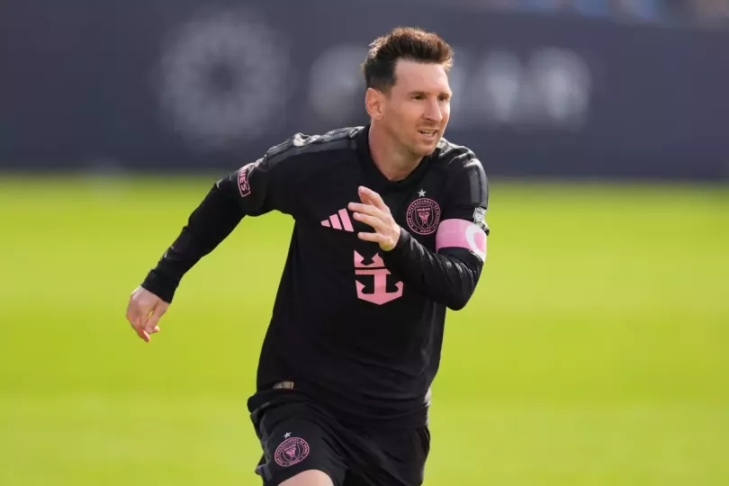 Lionel Messi presentó una demanda en Estados Unidos contra vendedores chinos por comercializar productos falsificados con su marca en plataformas como Temu y Shein.