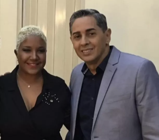 Los cantantes Paulito FG (1962-2025) y Haila.