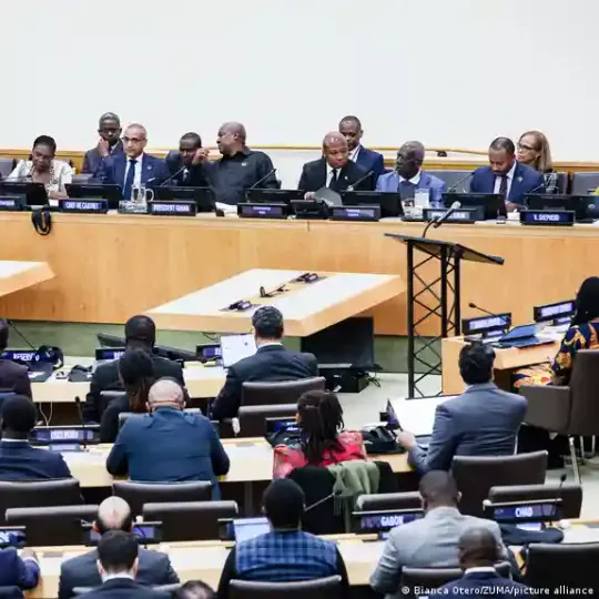 Representantes de la Asamblea General de las Naciones Unidas reunidos antes de la votación.