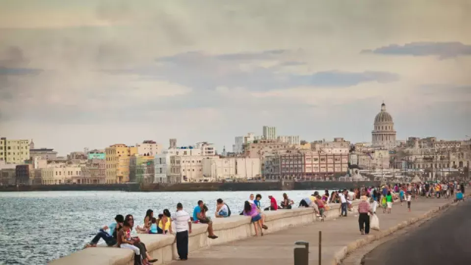 El Malecón de La Habana (Cuba).