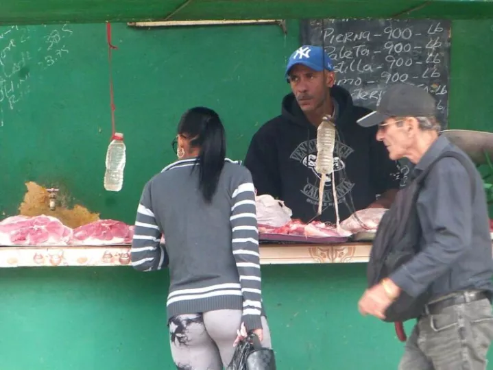 Aunque el salario estatal promedio creció cerca de un 19 % en 2025, el impacto de la crisis y la inflación han reducido su valor real.