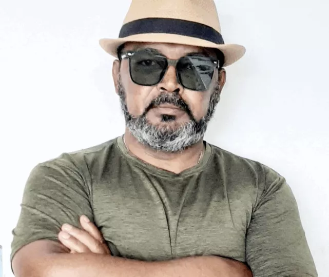 Fotografía del actor cubano Roberto Salomón