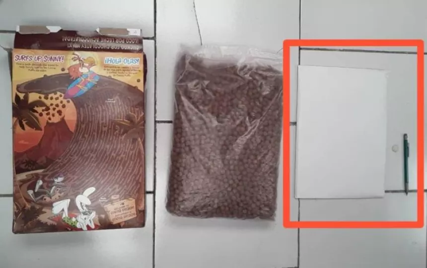 Caja de cereales con droga incautada por la Aduana cubana.