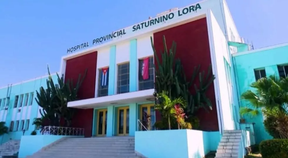 Vista del área afectada en el hospital provincial Saturnino Lora Torres tras el incendio ocurrido en Santiago de Cuba.