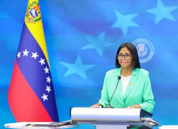 Delcy Rodríguez, presidenta encargada de Venezuela, en un evento.