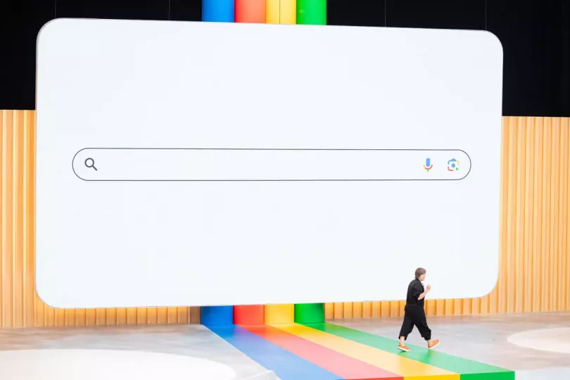 Google dijo que el cambio hacia la inteligencia artificial la había inspirado a renovar su barra de búsqueda por primera vez desde 2001