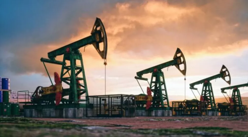 Imagen ilustrativa de pozos petroleros.