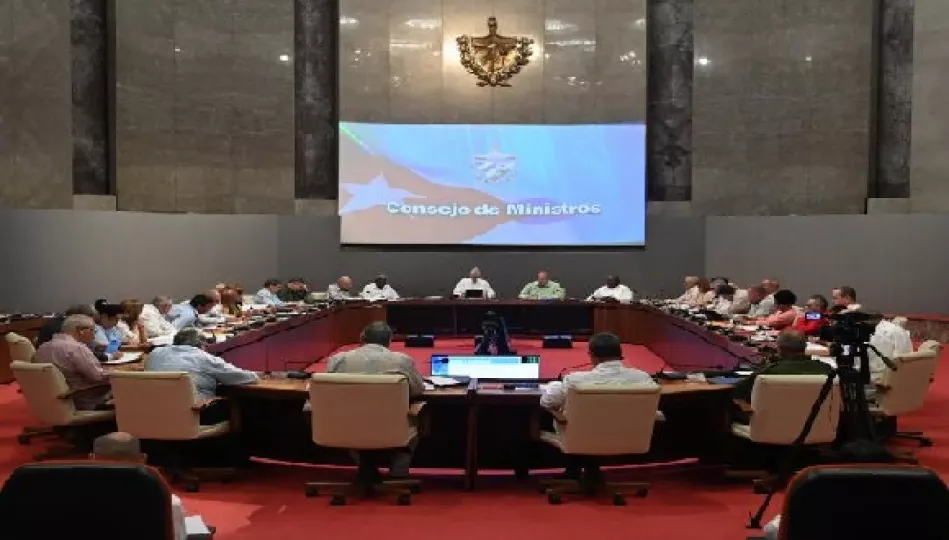 Imagen del Consejo de Ministros reunido en Cuba.