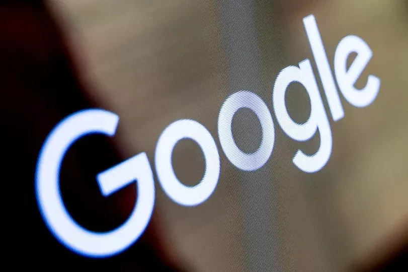 Fotografía de las gafas inteligentes de audio de Google con IA Gemini.