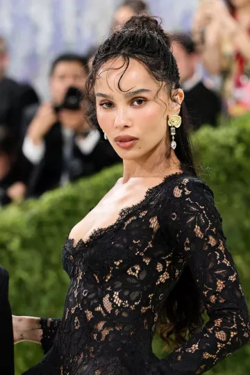 Celebridades desfilando en la alfombra roja de la MET Gala 2026.