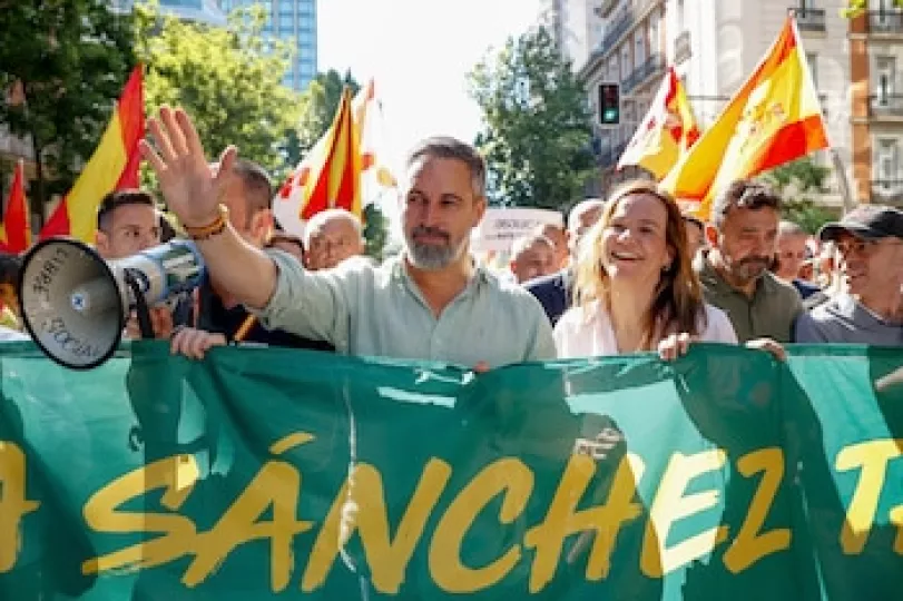 Miles se manifiestan en Madrid para exigir la dimisión de Pedro Sánchez ...