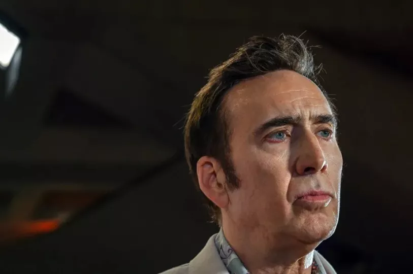Nicolas Cage caracterizado en el set de la serie Spider-Noir.