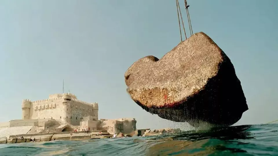 Hallazgo histórico: rescatan del mar restos del Faro de Alejandría, una de las siete maravillas del mundo
