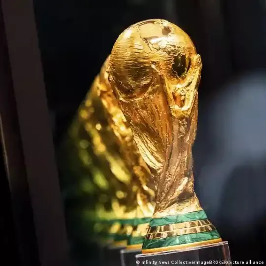 El premio que persiguen 48 equipos de fútbol: el trofeo de la Copa Mundial de la FIFA