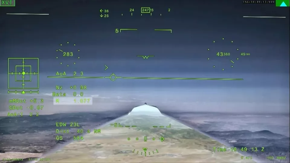 Fotografía del avión experimental X-59 de la NASA durante una prueba de vuelo.