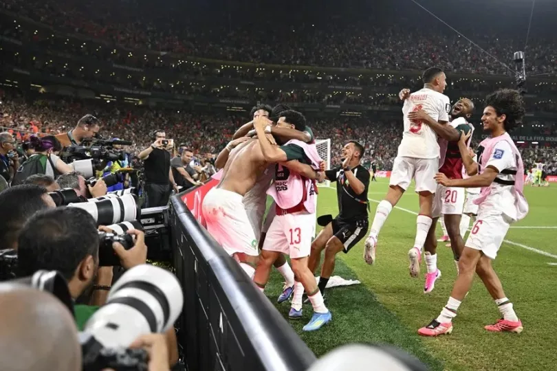 Jugadores de la selección de Marruecos celebrando su victoria en el partido frente a Países Bajos durante el Mundial 2026.