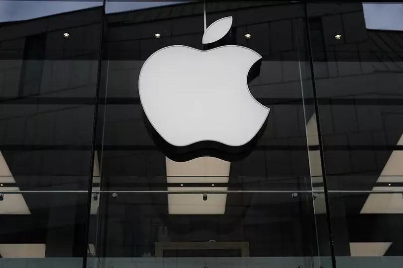 El logo de Apple en una tienda de la marca en Munich, el 2 de abril de 2026