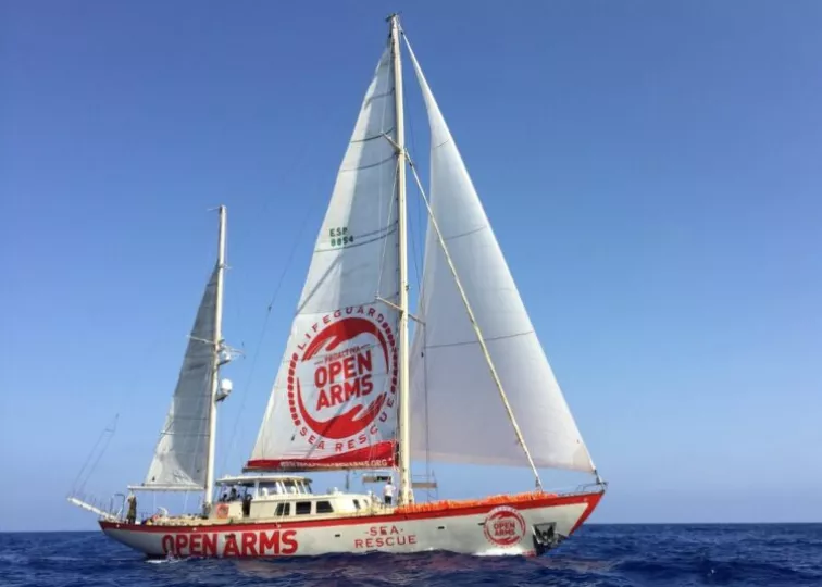 Velero de la organización humanitaria Open Arms. 