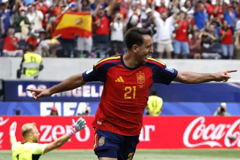 Mikel Oyarzabal celebrando uno de sus goles durante el partido del Mundial 2026 contra Austria.