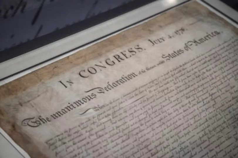 Documento histórico de la Declaración de Independencia de los Estados Unidos.