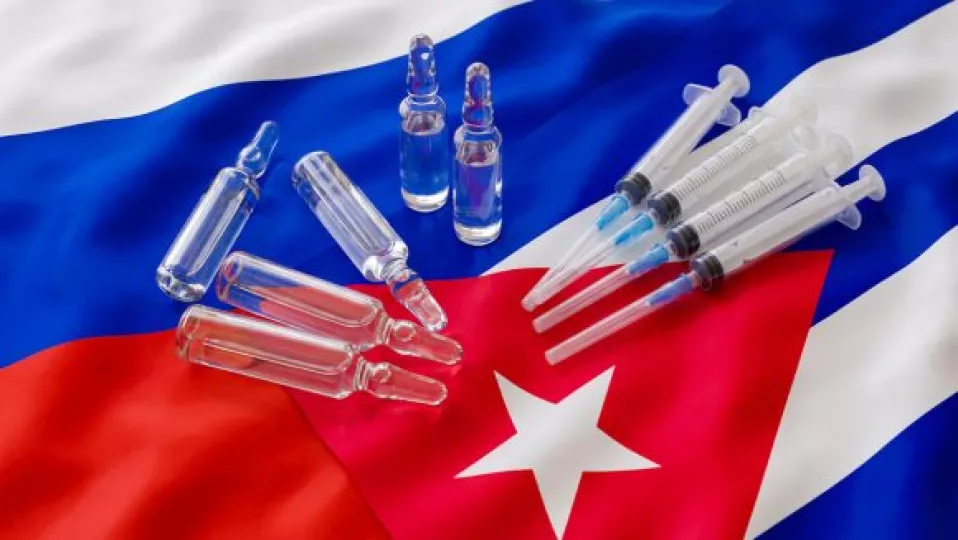 Fotografía relacionada con la firma o presentación del acuerdo entre Rusia y Cuba en el sector farmacéutico.