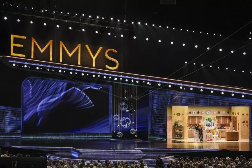 Logotipo y elementos gráficos referentes a la lista de nominados de los Premios Emmy 2026.