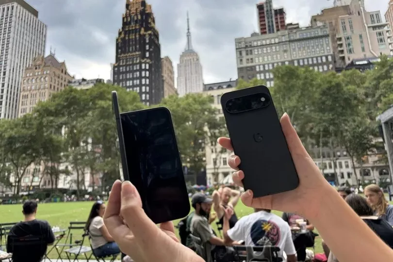 Teléfono de la nueva serie Pixel 11 de Google mostrando su diseño y sistema de cámaras.