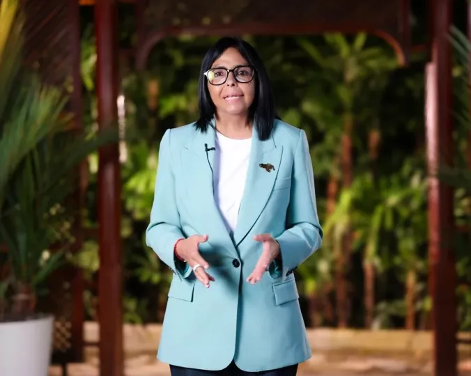 Delcy Rodríguez durante su mensaje televisado informando sobre el acuerdo petrolero con Estados Unidos.