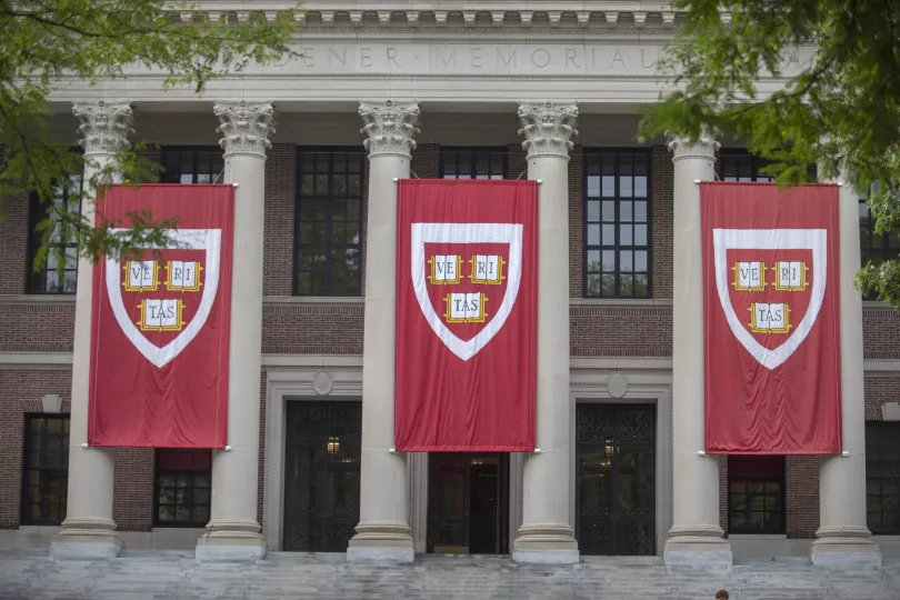 Harvard pagará 53 millones de dólares por el escándalo de tráfico de restos humanos de su morgue