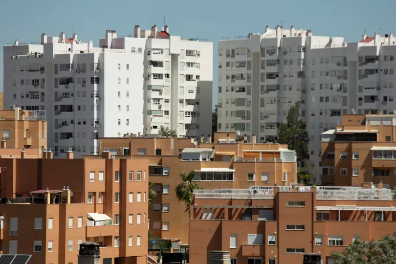 Las nuevas medidas de vivienda en España y su impacto en los cubanos residentes