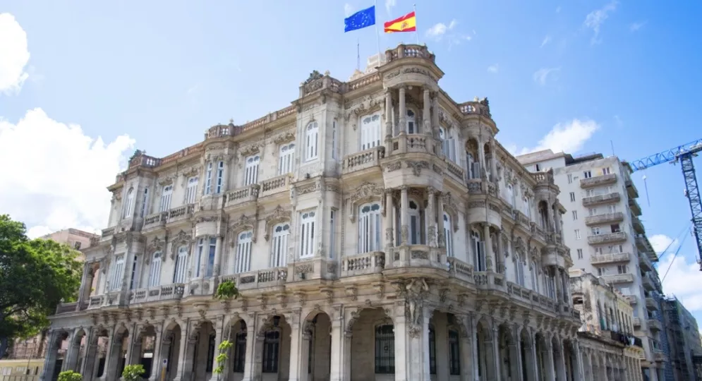 Palacio Velasco Sarrá, la embajada de España en La Habana.