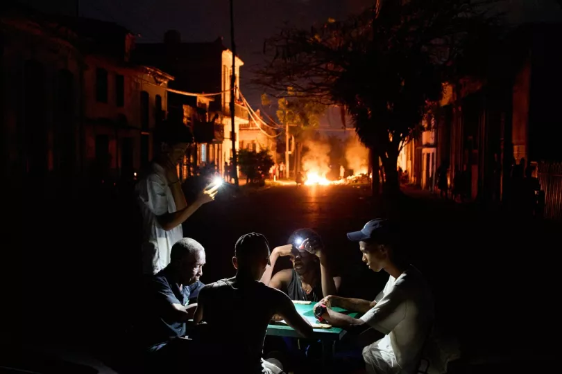 Imagen representativa de un apagón que simboliza la crisis sistémica y las dificultades económicas en Cuba.