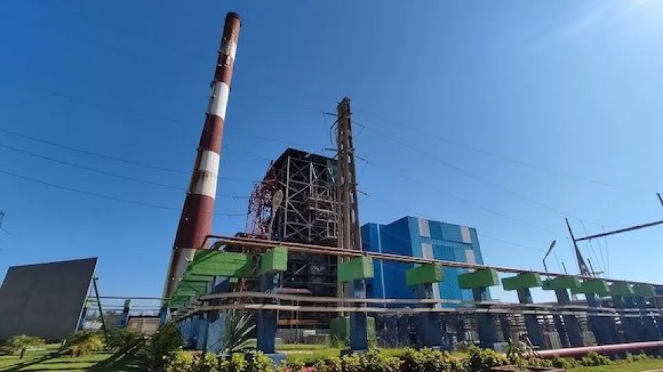 Vista panorámica de la Central Termoeléctrica Antonio Guiteras en Cuba.