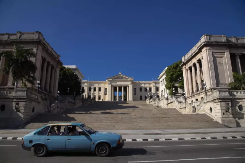 Fachada e instalaciones de la Universidad de La Habana.