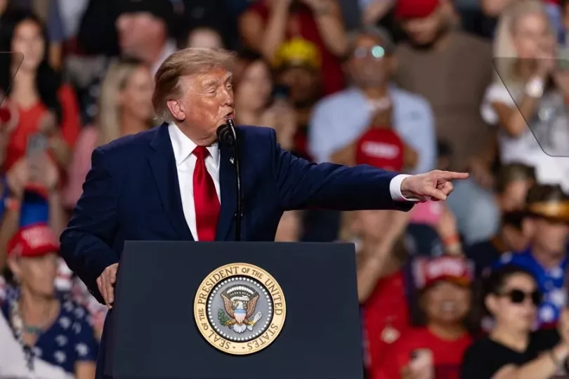 Donald Trump durante una intervención pública donde discute su candidatura al Premio Nobel de la Paz.