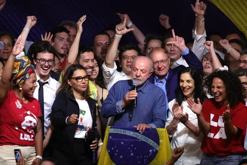 El presidente de Brasil Luiz Inácio Lula da Silva durante una intervención pública tras su victoria electoral.