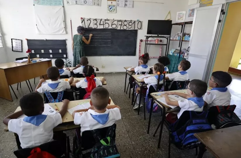 Salón de clases en una escuela cubana durante el periodo lectivo en curso.