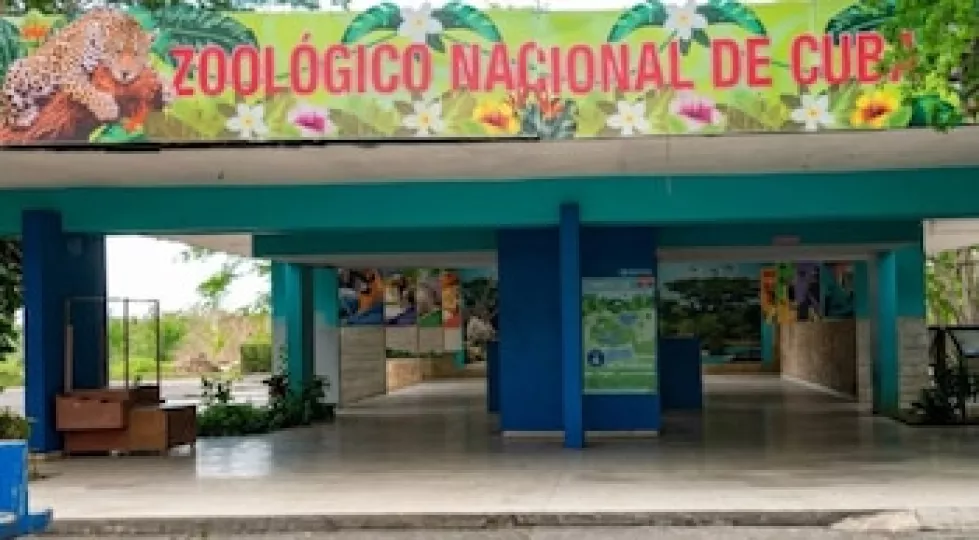 Vista exterior del Parque Zoológico Nacional de Cuba durante el periodo de cierre administrativo.