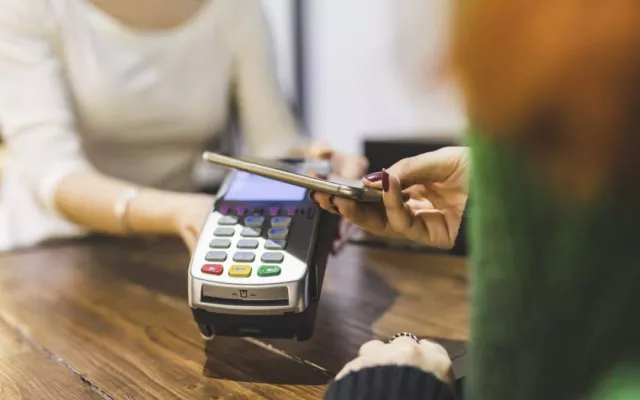 Usted podrá entonces realizar quejas, dejar sugerencias y comentarios, hacer denuncias, aclarar dudas sobre procesos o limitaciones a la hora de emplear los servicios online. 